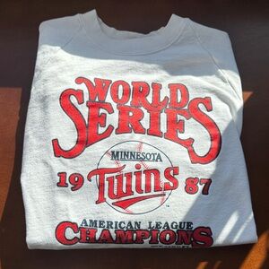 1987 Minnesota Twins World Series Sweatshirt - White and Red